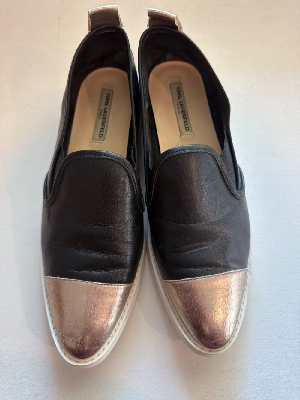 Karl Lagerfeld Women Shoe Sz 8.5 Black SlipOn Loafers Gold Toe Cap Designer City